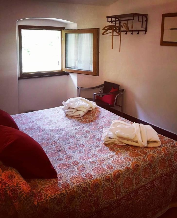 B&B Tre Ponti Castiglione Chiavarese Bagian luar foto